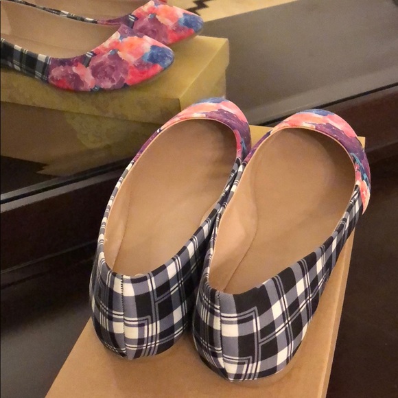 NEW Floral/Checkered Patterned Flats! - Picture 3 of 3
